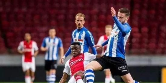 男篮年轻化 男篮年轻化