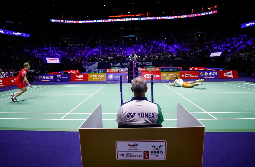 左后卫是补 左后卫是补